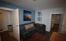 Seaside Hideaway - Free Onstreet Parking